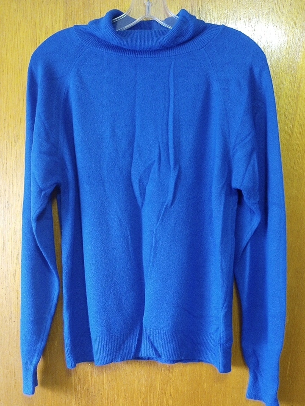 Avon Fashions Medium Colorful Royal Blue Acrylic Knit Vintage Turtleneck Sweater